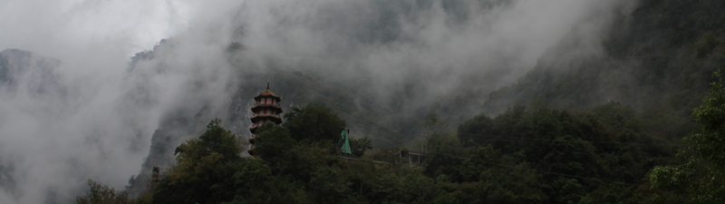 Mountain-temple-in-mist