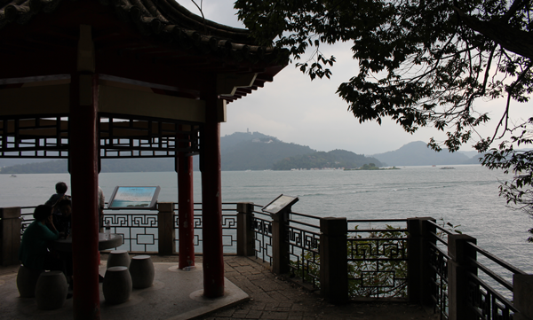 Sun-Moon-Lake-pagoda